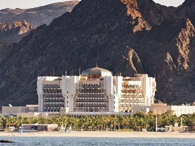 Exotic Oman & Salalah Luxury Tour — Muscat • Nizwa • Wahiba Sands • Sur • Salalah
