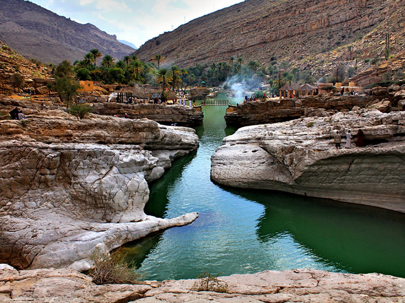 Oman Desert & Wadi Adventure — Wadi Bani Khalid • Wahiba Sands desert camp • Sur dhow-building yard • Wadi Tiwi